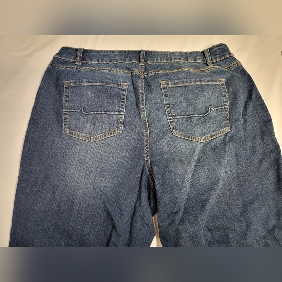 m jeans by maurices™ Classic Slim Boot Curvy High Rise Jean Size 20 X-Long - Picture 12 of 12